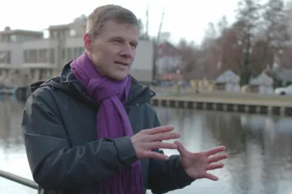 Exklusivinterview: Insider enthüllt, wie kommunistische Propaganda auch in deutsche Medien gelangt