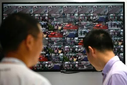 Chinas Überwachungstechnologie weltweit im Einsatz - massives Datenleck enthüllt Details