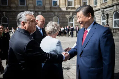 Orbáns Kursänderung gegenüber Peking: Ein moralisches Dilemma bis heute