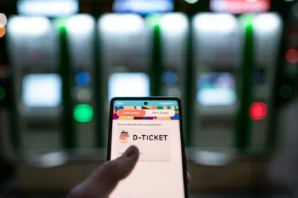 Gutachter: Deutschlandticket nutzt Umwelt, Wirtschaft und Verbrauchern