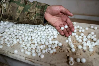 Jordanien fliegt mehrere Luftangriffe auf Waffen- und Drogenlager im Süden Syriens