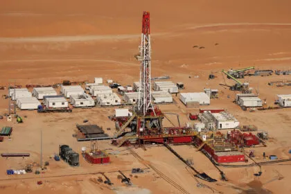 Irans Ölspeicher fast voll: Gefahr für Teherans Wirtschaft wächst