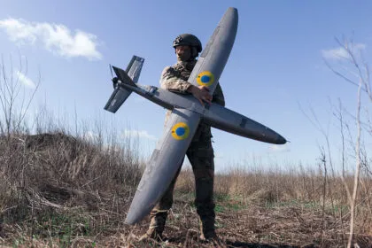 Moskau fängt rund 350 ukrainischen Drohnen ab - zwei Drohnen stürzen in Lettland ab