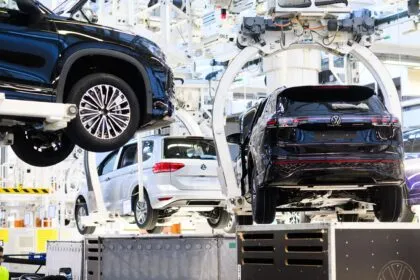 Volkswagen mit massivem Gewinneinbruch - 50.000 Stellenstreichungen bis 2030