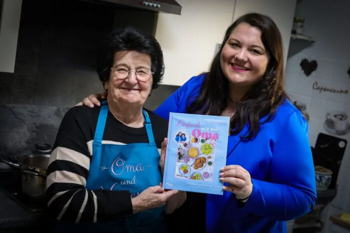 Von der Küche in die Sozialen Medien - und jetzt in ein Kochbuch: Die Rezepte von Vanessa und ihrer Oma Annemarie sind jetzt auch dort zu lesen.