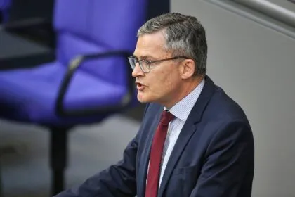 Krieg und Frieden: Ukraine-Debatte bei „Lanz“ eskaliert - geteilte Reaktionen in sozialen Medien