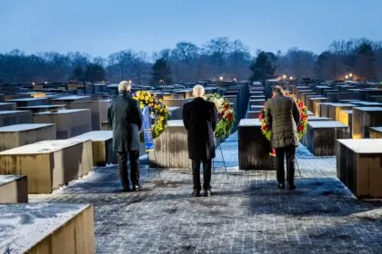 Auschwitz-Gedenken - Überlebende warnen vor neuem Hass