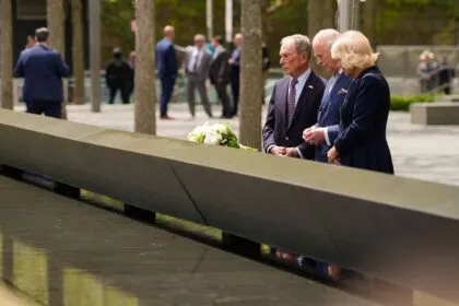 König Charles III. besucht 9/11-Gedenkstätte in New York