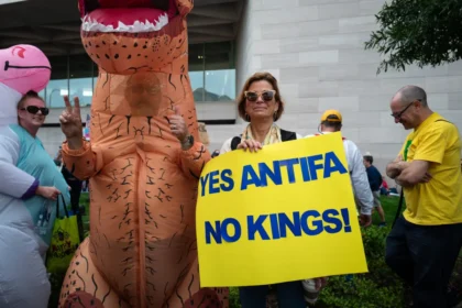 Landesweite Proteste gegen Trump-Politik in den USA