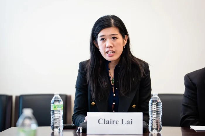 Claire Lai, Tochter von Jimmy Lai, dem Gründer der inzwischen eingestellten pro-demokratischen Hongkonger Zeitung Apple Daily, spricht während einer Pressekonferenz auf dem Capitol Hill in Washington am 19. März 2026. Foto: Madalina Kilroy / The Epoch Times