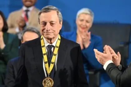 Karlspreis für Mario Draghi - Merz: „Sie haben etwas riskiert“