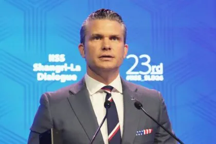 Hegseth: USA zu Wiederaufnahme des Irankriegs bereit