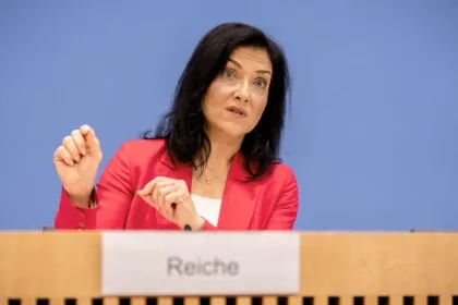 Wirtschaft soll 2026 anziehen - Reiche: „Wir müssen kämpfen“