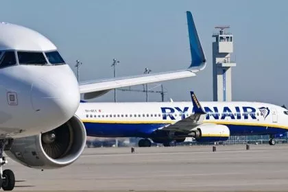 Ryanair halbiert Angebot in Berlin - Verbände sehen Warnsignal für Standort