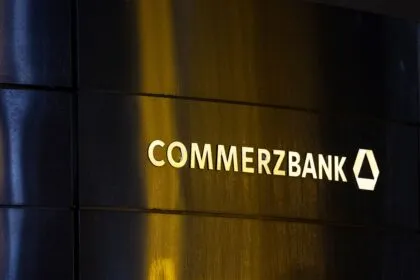 Aktionäre von Großbank Unicredit stimmen für Übernahmeangebot für Commerzbank