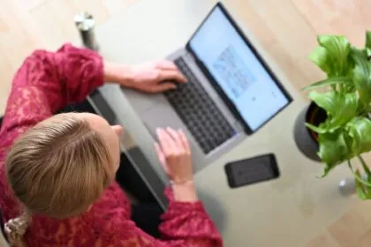 Online-Käufe: Gut sichtbarer Widerrufsknopf wird Pflicht