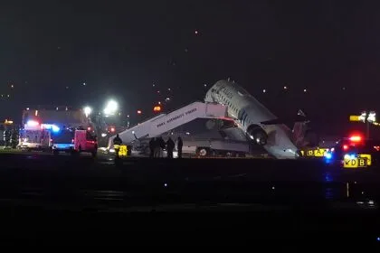 Flugzeugunglück in New York: Zwei Tote und dutzende Verletzte