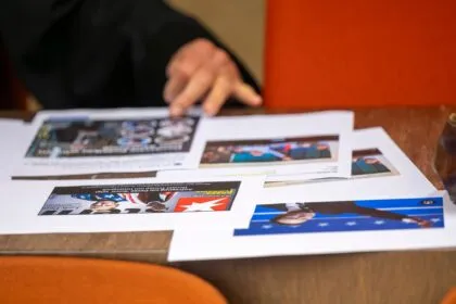 „Hitlergruß“-Collage: Politiker Bystron verurteilt - Strafe von über 11.000 Euro