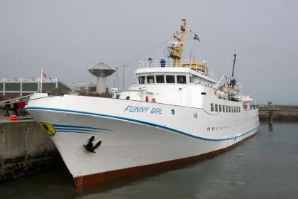 Schiff mit 70 Passagieren vor Helgoland manövrierunfähig - Großeinsatz auf See
