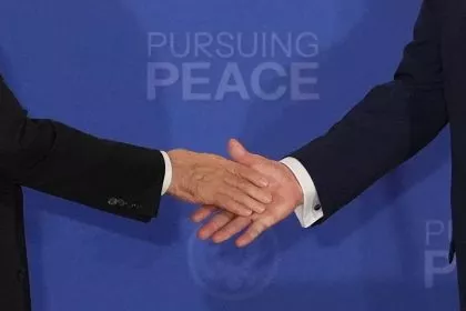 Frieden für die Ukraine: Trump, Selenskyj, Putin - wer setzt welche Bedingungen?