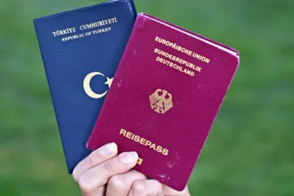 Bei Einbürgerung in Deutschland: Doppelpass ist zum Regelfall geworden