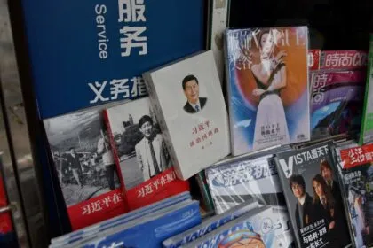 Xi Jinpings neue Parteikampagne: Analysten warnen vor Rückkehr zur Mao-Ära