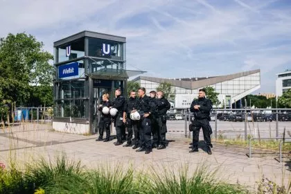 NRW-Innenminister verurteilt Gewalt bei Anti-AfD-Demos