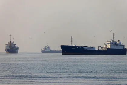 Sanktionen umgangen: Vier Tanker mit iranischem Öl passieren Straße von Hormus
