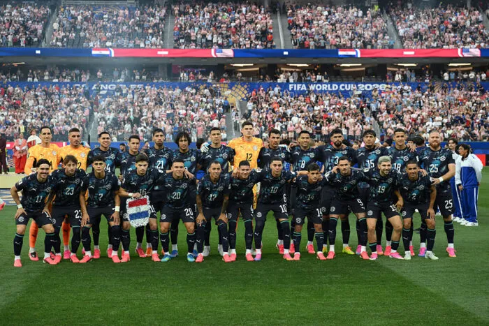 Paraguays Spieler posieren für ein Mannschaftsfoto for dem Gruppenspiel gegen die USA.