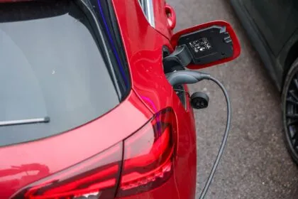 Kaufprämie sorgt für kräftigen Anstieg bei E-Auto-Neuzulassungen