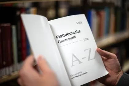 „Kuddelmuddel“ ist plattdeutsches Wort des Jahres