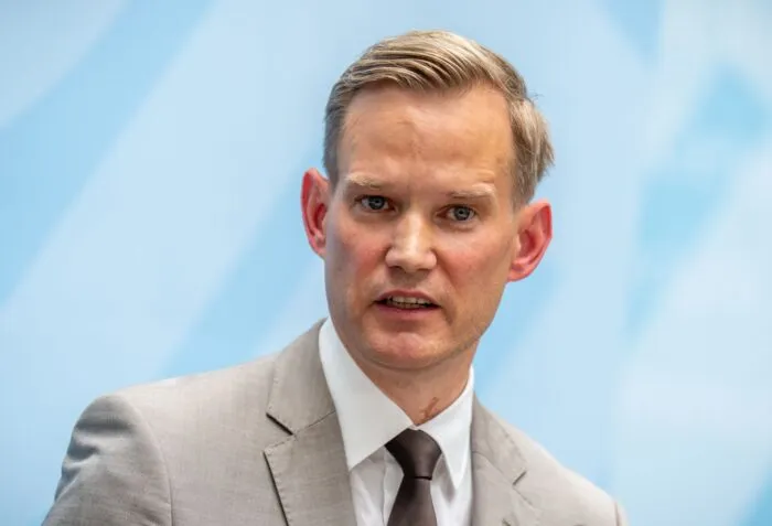 Der Bundesdrogenbeauftragte Hendrik Streeck hält die Verbotspläne für überfällig. (Archivbild)