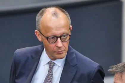 Kanzler Merz als „Lackaffe“ bezeichnet: Gericht verhängt 30 Tagessätze gegen Facebook-Nutzer