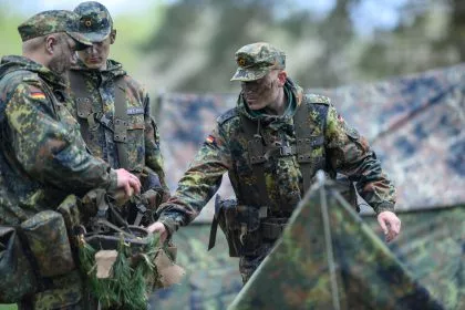 Von Plattfuß bis Kriegsdienstverweigerung: Das gilt bei Musterung und neuem Wehrdienst