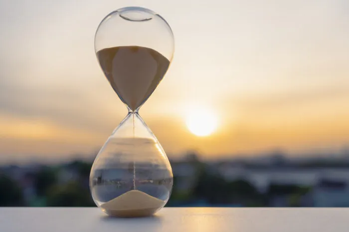 Manchmal scheint die Zeit nach eigenen Gesetzen zu spielen. Foto: sommart/iStock