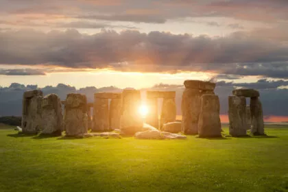 Folletts „Stonehenge - Die Kathedrale der Zeit“: Ein spekulativer Fehlschlag