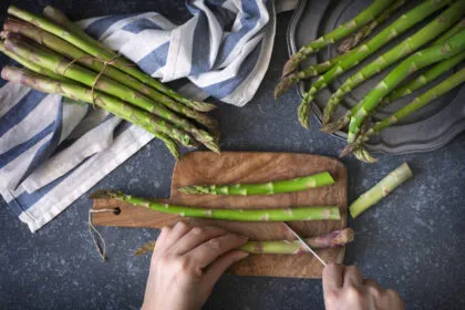 Spargel: Eine Antioxidantienquelle, die Darm und Knochen gut tut + Rezept