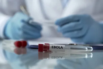 Kein Impfstoff, 90 % Sterblichkeit: Warum die neue Ebola-Variante dennoch keine globale Pandemie wird