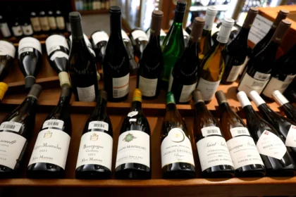 Trump droht Frankreich mit 100-Prozent-Zoll auf Wein wegen Digitalsteuer