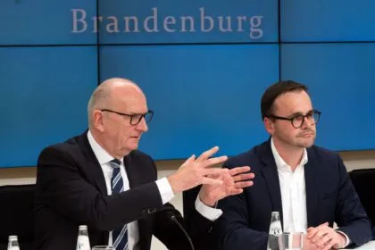 Brandenburger Koalitionsvertrag: PCK soll bleiben, mehr Polizisten, mehr Deutschförderung