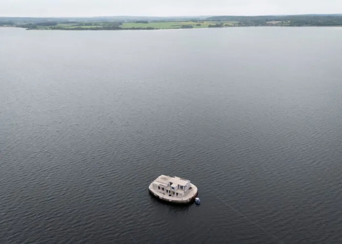 Abgelegen und nur über den Seeweg erreichbar - was mit der Insel passiert, entscheidet der Käufer.