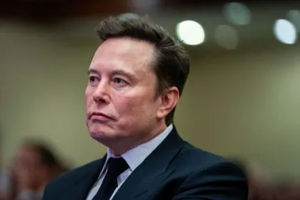 Tödliche Messerattacke auf Student: Elon Musk stellt Vorgehen der Polizei öffentlich infrage