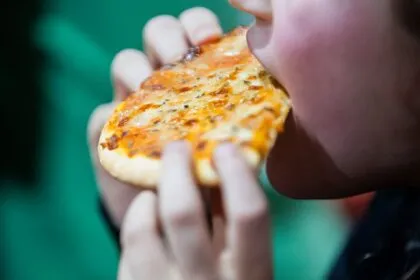 Limo, Tiefkühlpizza, Wurst - für Kinder besonders schädlich?