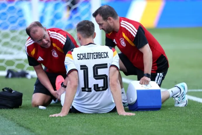 Wie schwer ist Nico Schlotterbeck (m) verletzt?