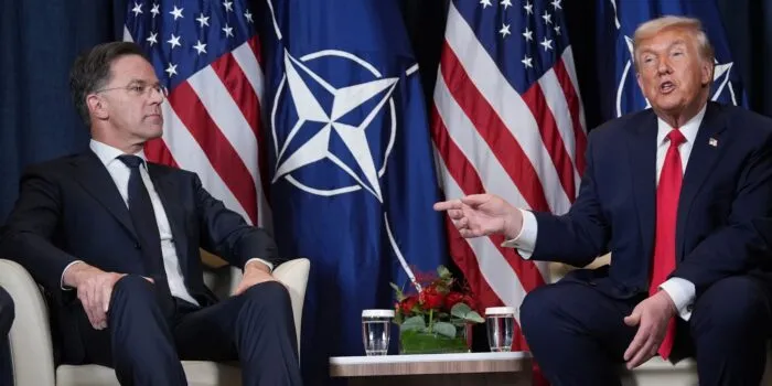 Nato-Generalsekretär Mark Rutte gehört zu den wenigen prominenten Politikern in Europa, die Donald Trumps Vorgehen gegen den Iran immer wieder loben. Schafft es der Niederländer, Trump von einem Bündnisaustritt abzuhalten? (Archivbild)