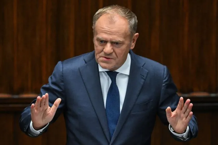 Polens Ministerpräsident Donald Tusk gab bekannt, dass eine Bahnstrecke durch Sabotage beschädigt wurde. (Archivbild)