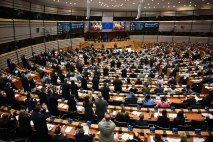 EU-Parlament stimmt für strengere Abschieberegeln