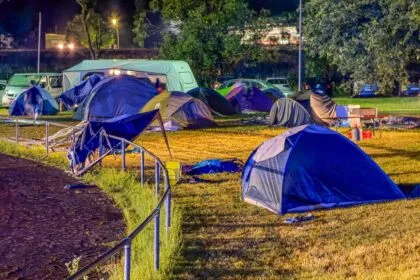 Blitzschlag trifft Sportfest: Ein Mensch schwer verletzt