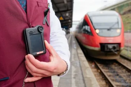 Deutsche Bahn rüstet Personal mit Bodycams aus - mehr Sicherheit für Zugbegleiter geplant
