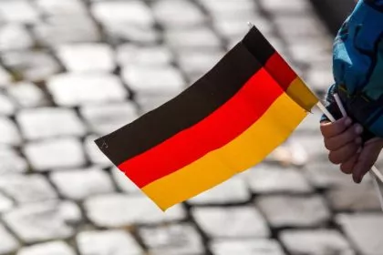 Staatsschutz ermittelt wegen Deutschlandflaggen an öffentlichen Masten